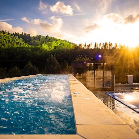 Carpentiere Arena Hotell Răşinari Eksteriør bilde