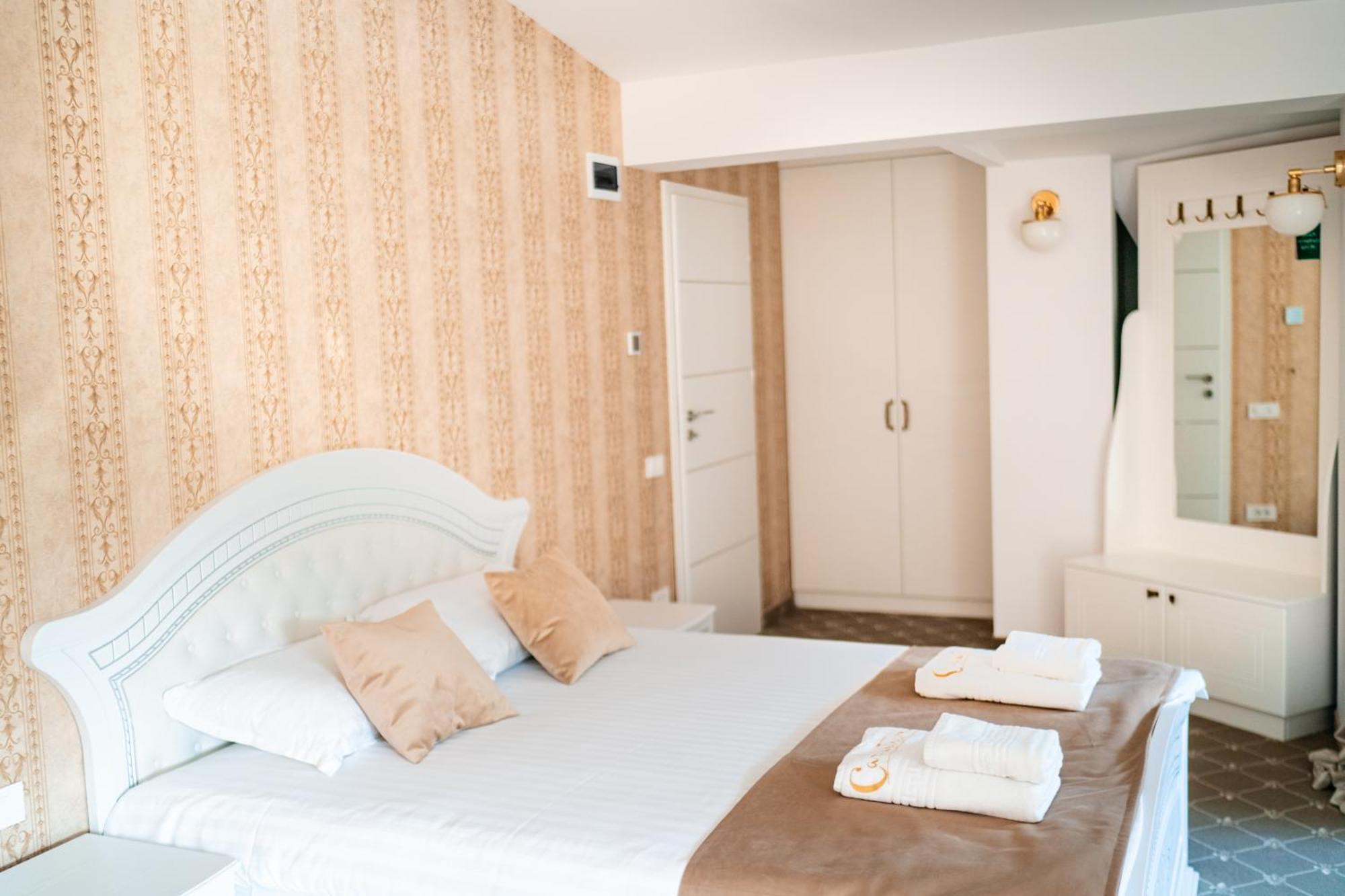 Carpentiere Arena Hotell Răşinari Eksteriør bilde