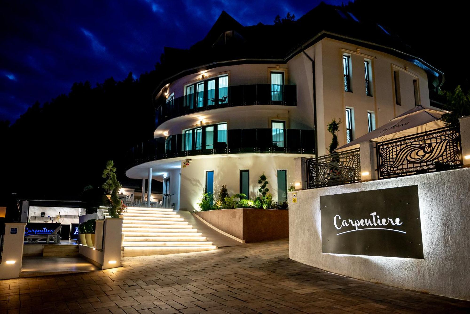Carpentiere Arena Hotell Răşinari Eksteriør bilde