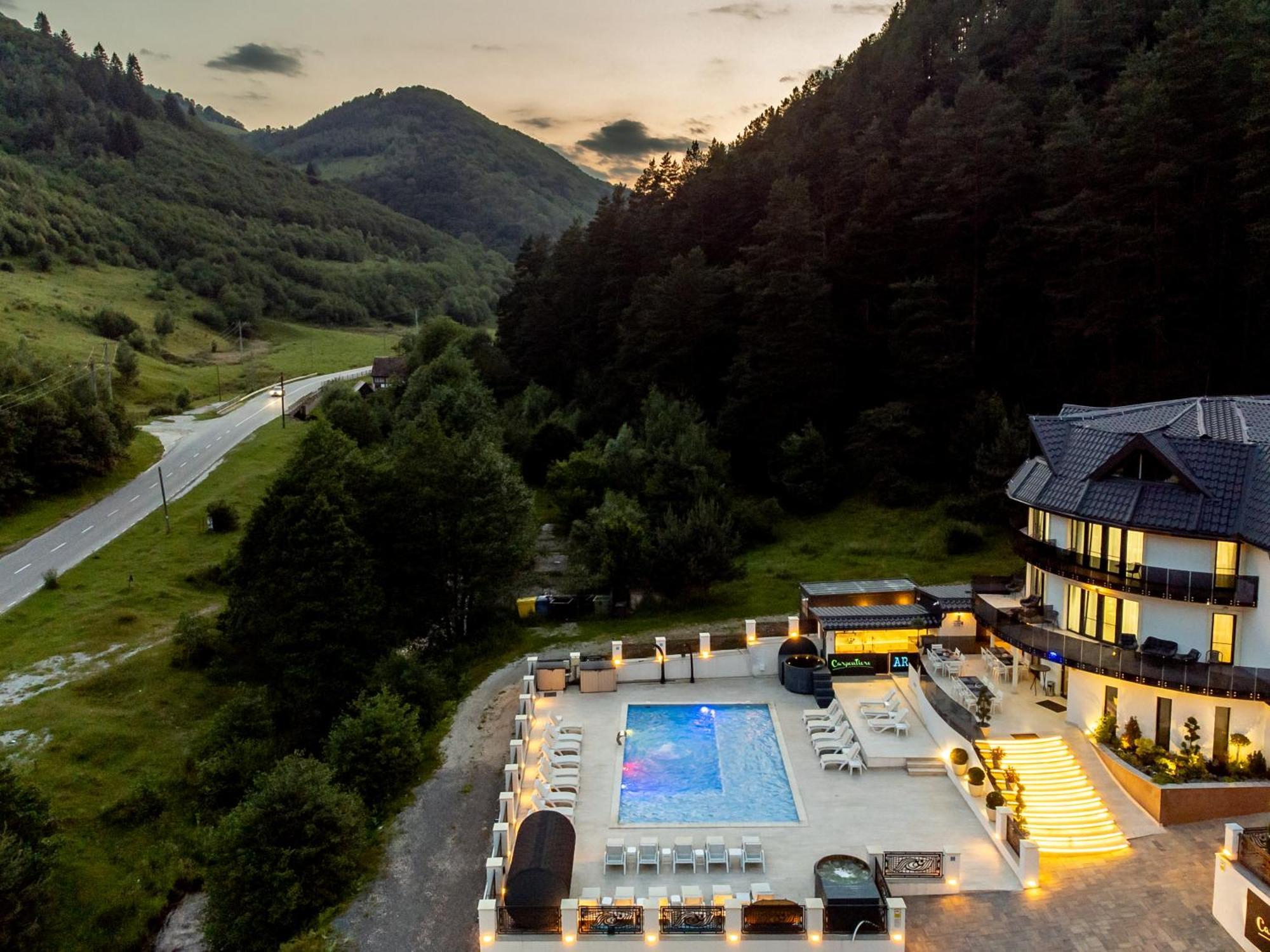 Carpentiere Arena Hotell Răşinari Eksteriør bilde