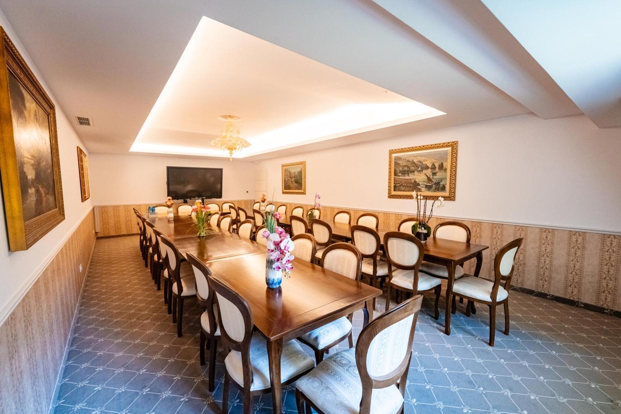 Carpentiere Arena Hotell Răşinari Eksteriør bilde