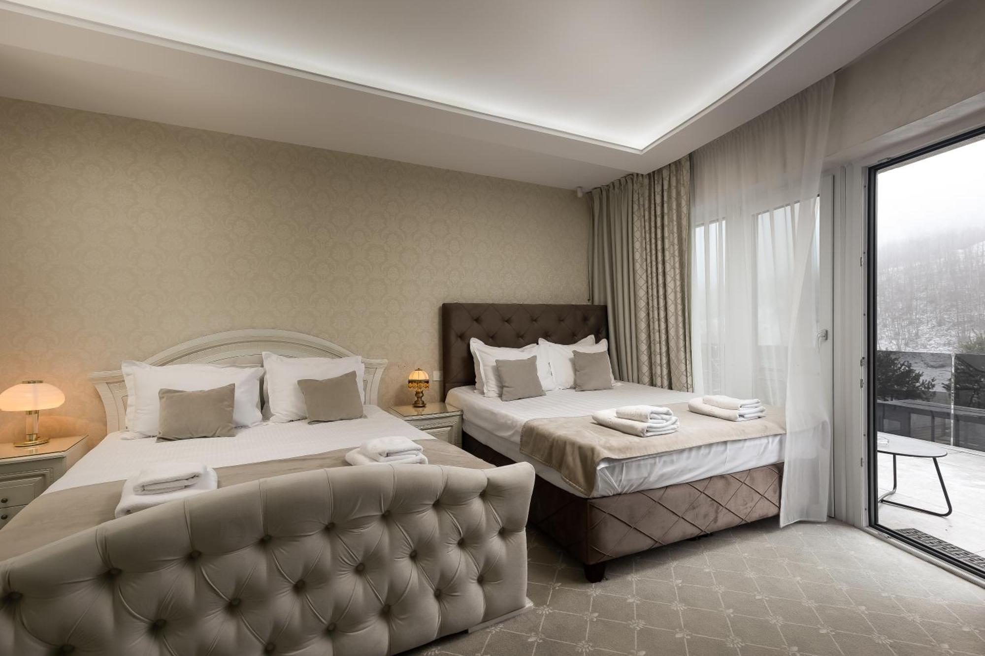 Carpentiere Arena Hotell Răşinari Eksteriør bilde