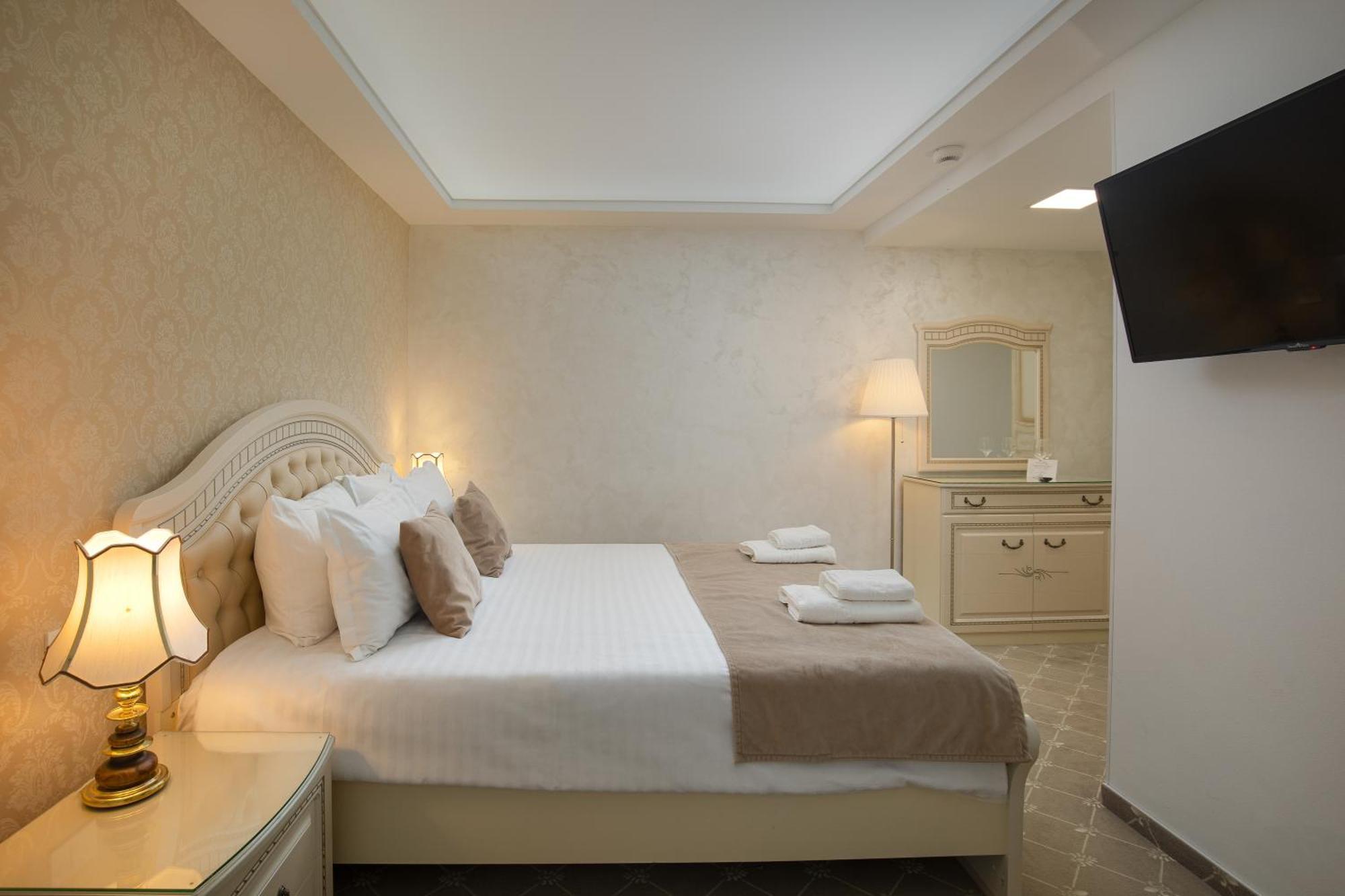 Carpentiere Arena Hotell Răşinari Eksteriør bilde