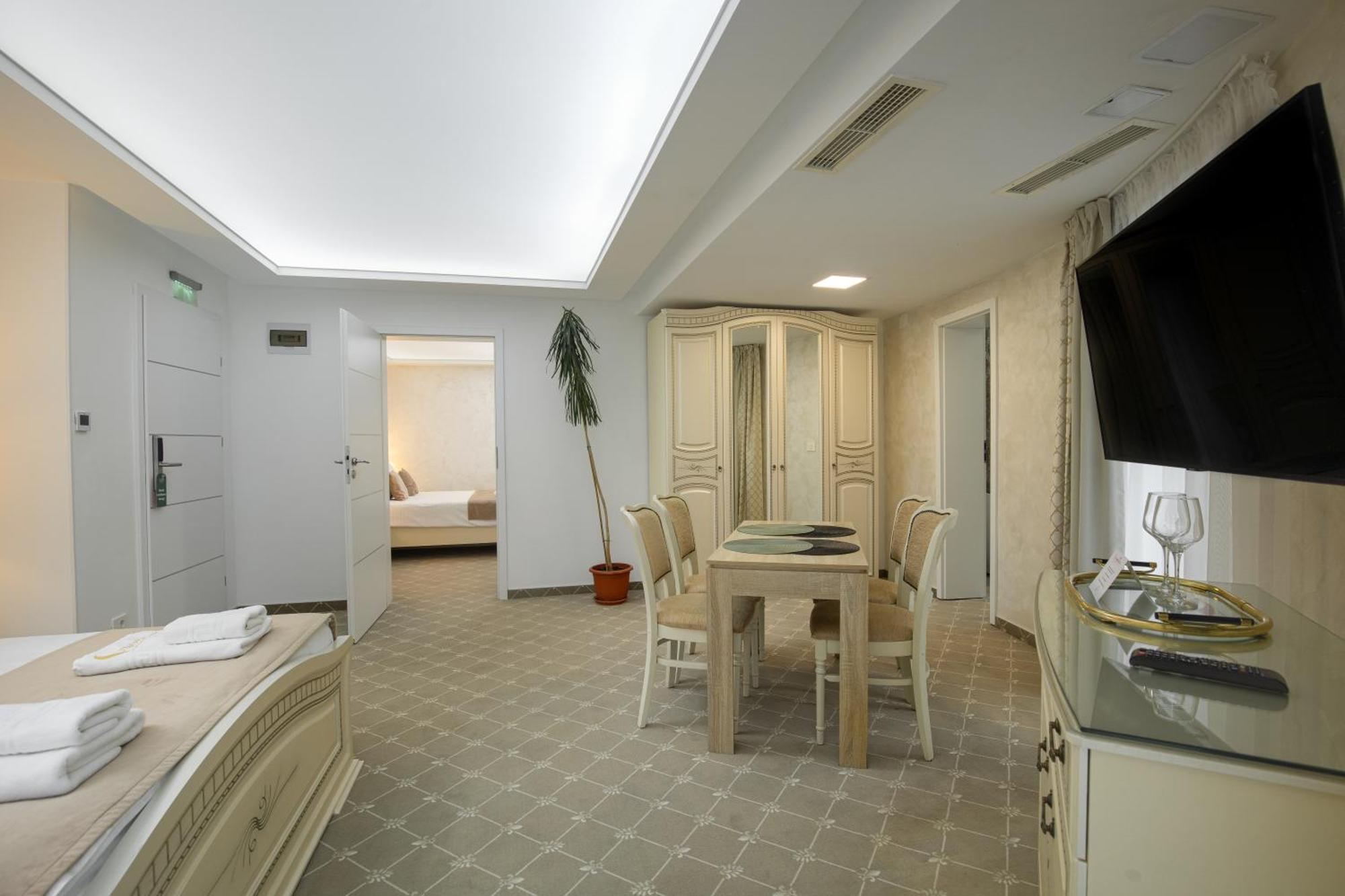 Carpentiere Arena Hotell Răşinari Eksteriør bilde
