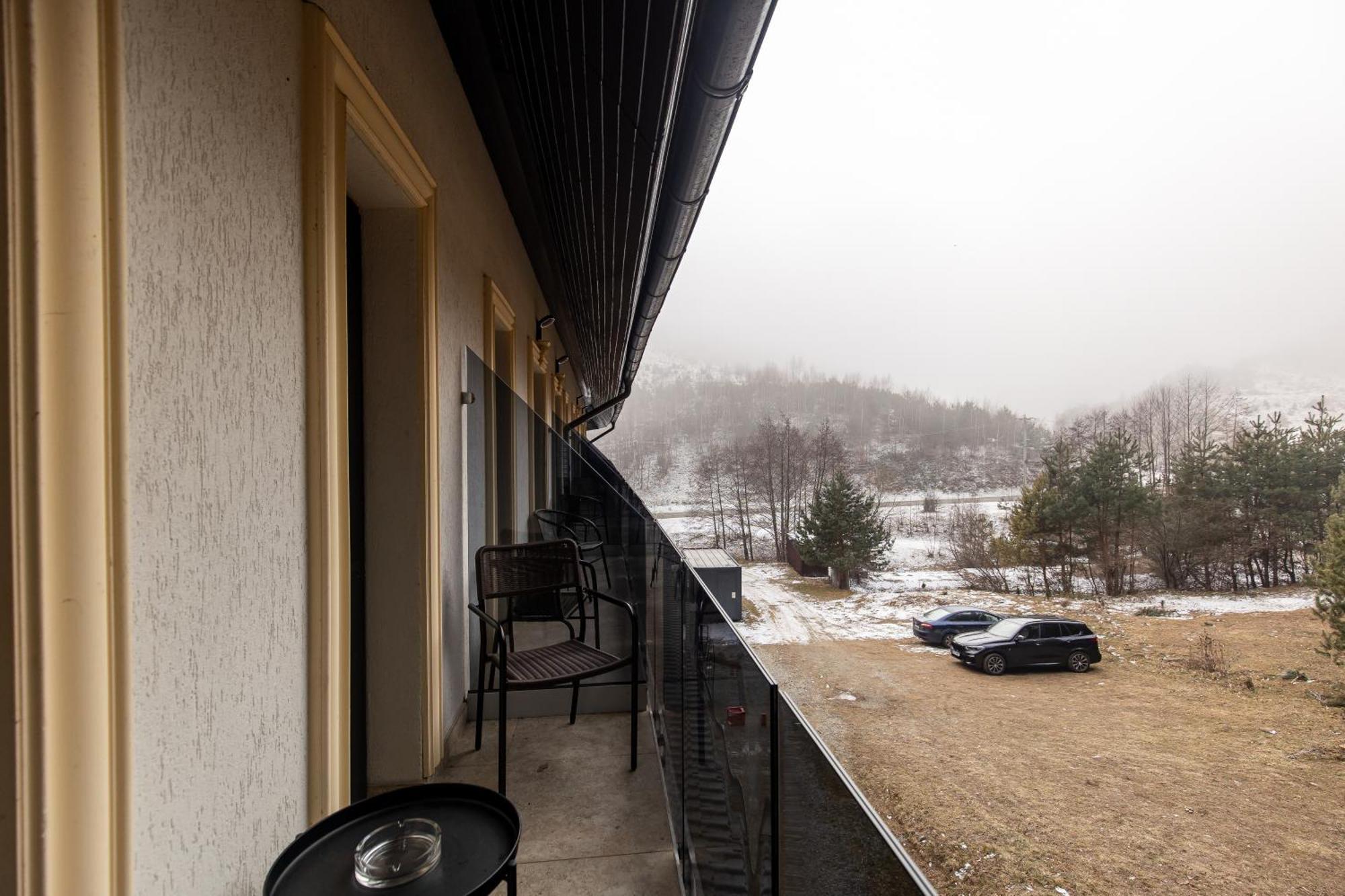 Carpentiere Arena Hotell Răşinari Eksteriør bilde